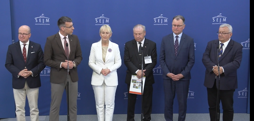 Kolej wraca na trasę Ostrołęka-Łomża. Politycy PiS: to nasza zasługa [WIDEO]