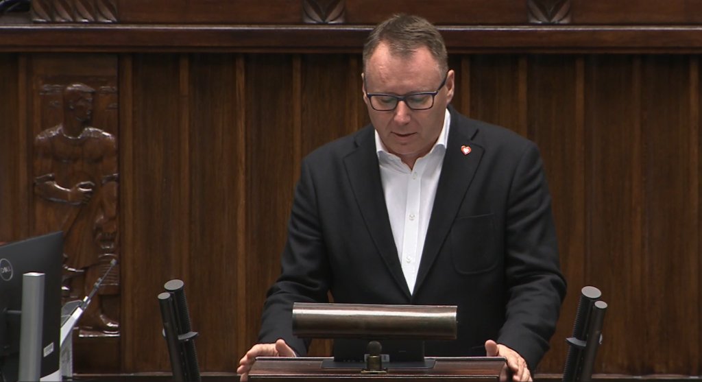 Popielarz uderza w PiS. "Przez osiem lat zmarnowano bezcenny czas" [WIDEO]