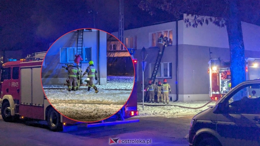 Sekundy od tragedii w Ostrołęce. Strażacy wynieśli nieprzytomną kobietę z płonącego lokalu, dzieci uciekały przez okno! [WIDEO, ZDJĘCIA]