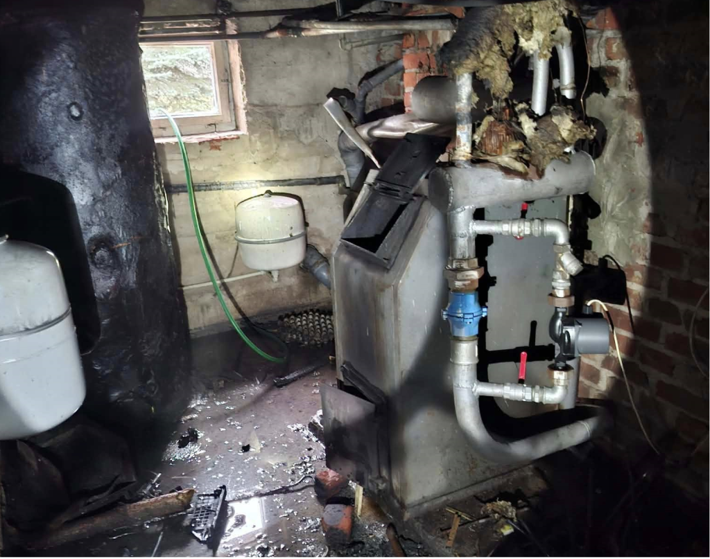 Gorące popołudnie w Myszyńcu. Strażacy walczyli z ogniem przy ul. Przemysłowej [ZDJĘCIA]