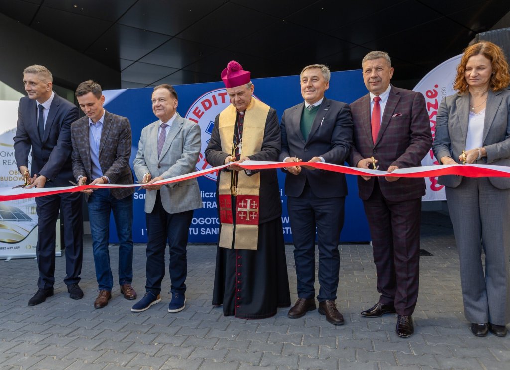 Nowa siedziba pogotowia ratunkowego już gotowa. "Inwestycja w bezpieczeństwo" [ZDJĘCIA]