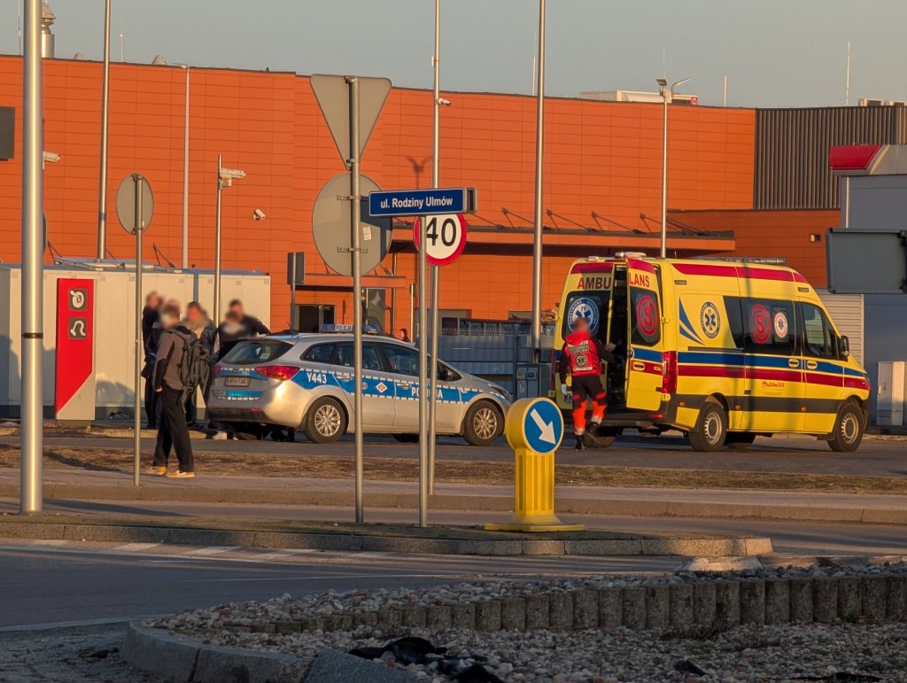 Awantura, krzyki i karetka. Co się stało przy Goworowskiej? [ZDJĘCIA]