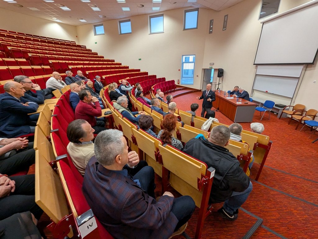 Poseł-podróżnik w Ostrołęce. Padła ważna zapowiedź. "Nie ma świętych krów!" [WIDEO, ZDJĘCIA]