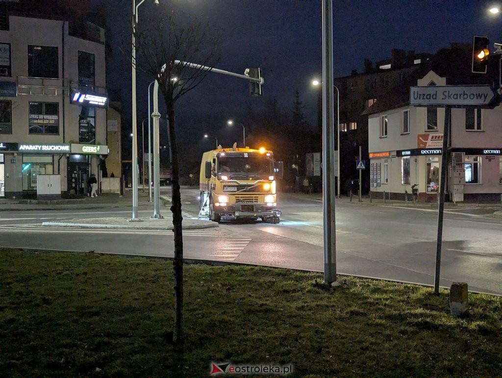 Uwaga kierowcy! Nocne akcje na ulicach Ostrołęki, możliwe utrudnienia [WIDEO, ZDJĘCIA]