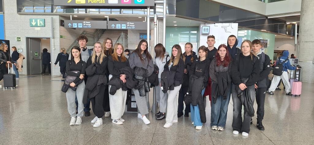 Uczniowie z Łysych na stażach w słonecznej Maladze! [ZDJĘCIA]