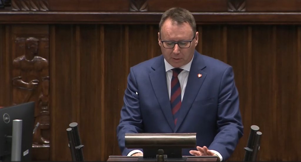 Poseł Popielarz z sejmowej mównicy: "Stoimy w obliczu demograficznego tsunami" [WIDEO]
