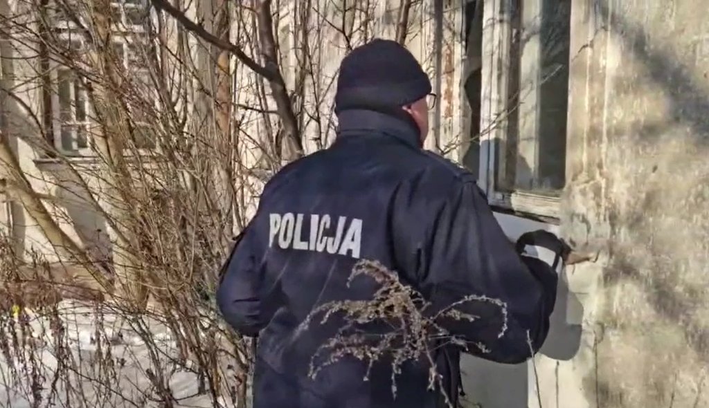 Mróz nie odpuszcza. Policja na patrolach przez całą dobę. "Potrzebujemy Was!" [WIDEO]