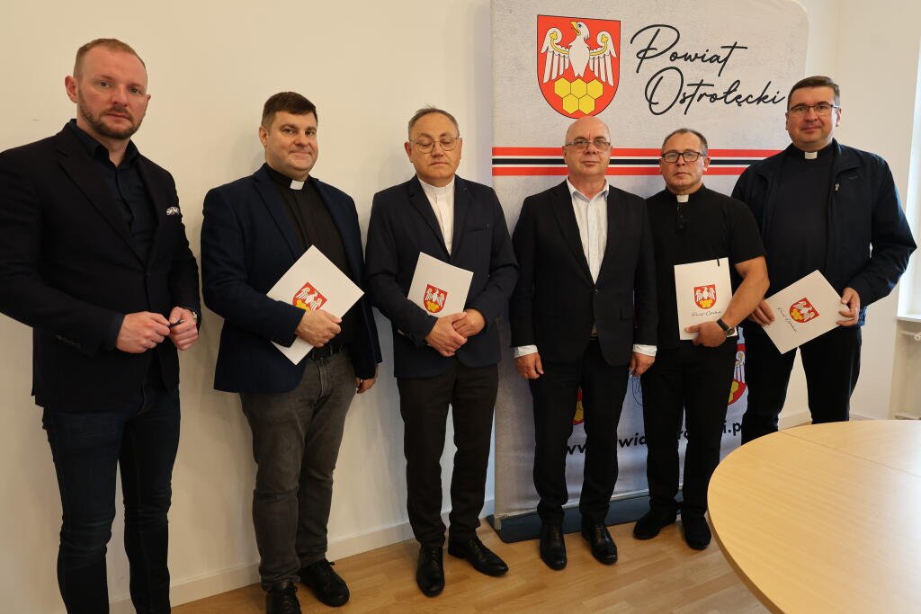 Powiat Ostrołęcki dał pieniądze na ratowanie zabytków. Wiemy, gdzie trafią dotacje [ZDJĘCIA]