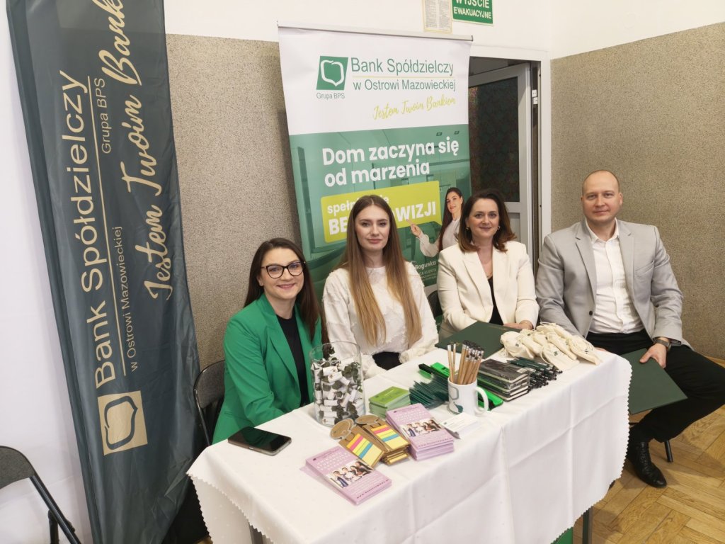 Dzień Handlowca i Ekonomisty. Wielkie Święto Biznesu w ZSZ Nr 4 w Ostrołęce [ZDJĘCIA]