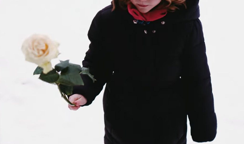 "Pąki Białych Róż". Czterech raperów-żołnierzy i 6-letnia wokalistka w hołdzie dla wartości patriotycznych [WIDEO]