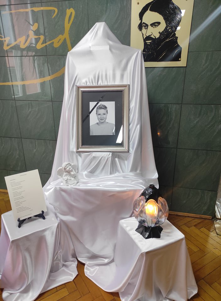 Uczniowie II LO oddali hołd koleżance