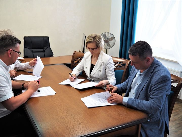 Podpisanie umowy na budowę PSZOK, fot. Urząd Gminy Olszewo-Borki