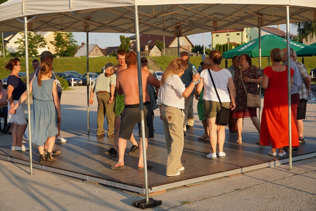 Potańcówka na plaży miejskiej w Ostrołęce, fot. eOstroleka.pl