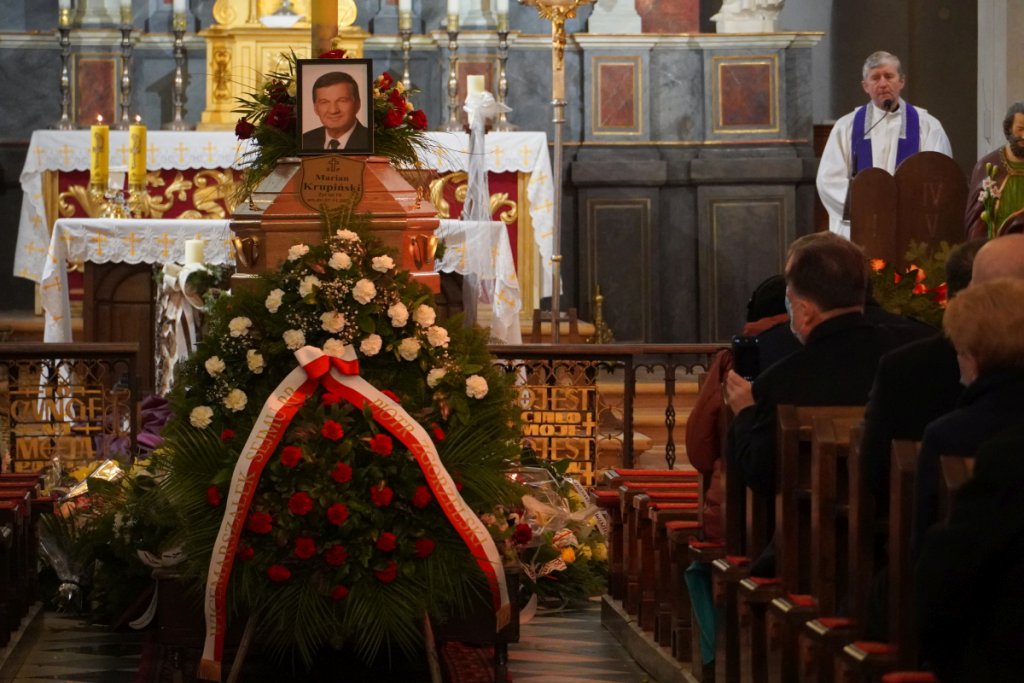 Pożegnanie śp. Mariana Krupińskiego. Uroczystości pogrzebowe w Wąsewie, fot. eOstroleka.pl