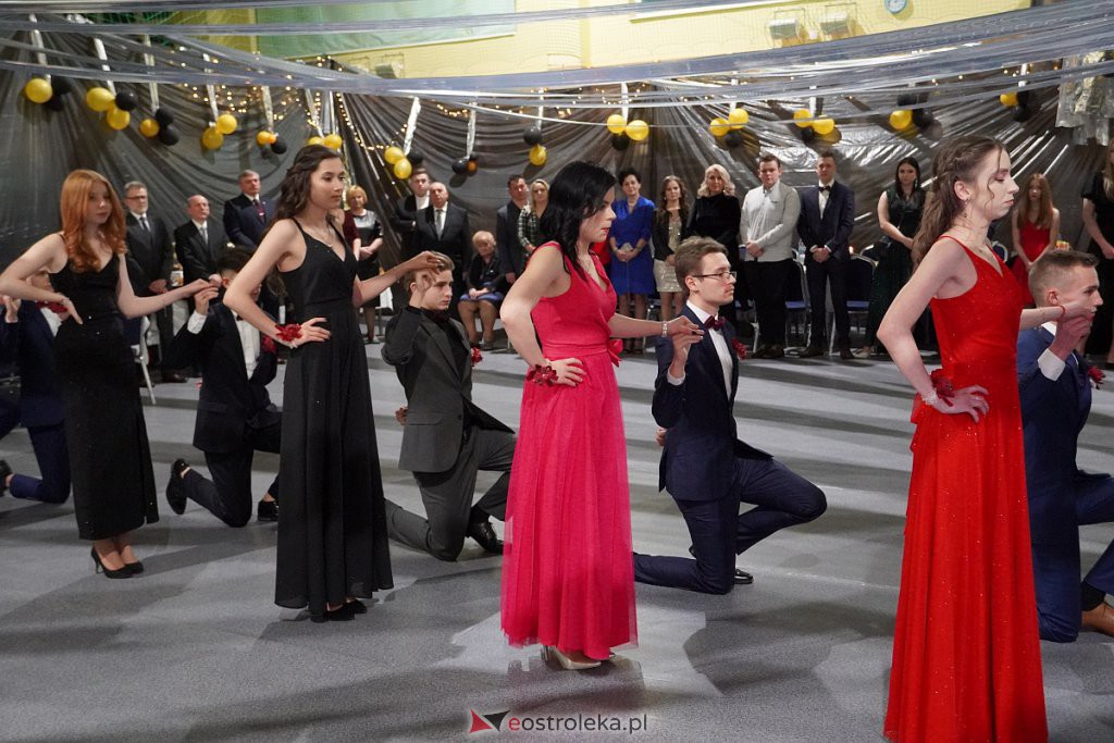 Studni&oacute;wka ZSP w Goworowie - polonez