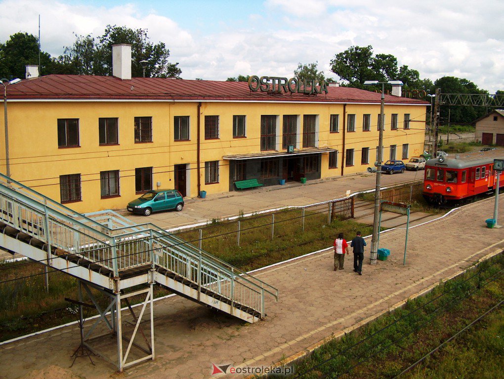 Dworzec kolejowy w Ostrołęce w 2004 roku - fot. archiwum eOstroleka.pl