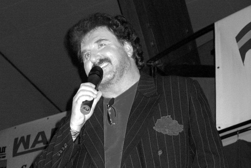 Krzysztof Krawczyk podczas koncertu w Ostrołęce w 2003 roku