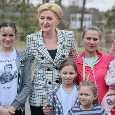 Pierwsza Dama z wizytą w regionie. Spotkała się z uchodźcami z Ukrainy [ZDJĘCIA]