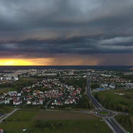 Gwałtowne burze nad Polską. Kolejne ostrzeżenie dla regionu