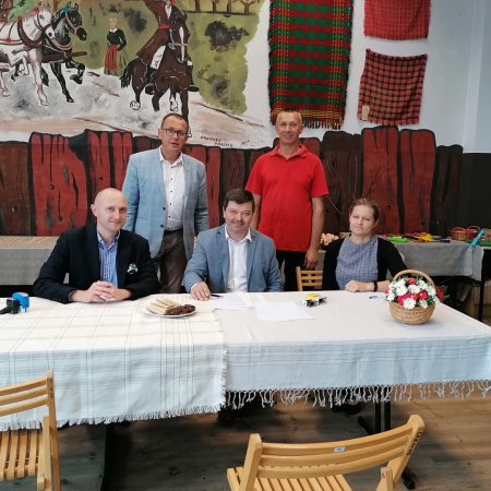 Umowa na rozbudowę i remont Centrum Kultury Kurpiowskiej podpisana