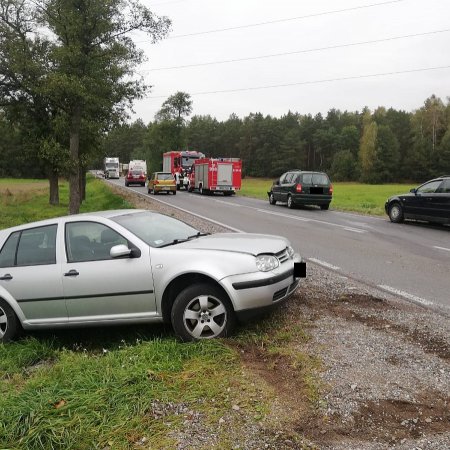 Wypadek na DK-53. Poszkodowana została jedna osoba [ZDJĘCIA]