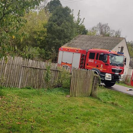 Pożar w Siemiątkowie. Interweniowały trzy jednostki strażackie [ZDJĘCIA]