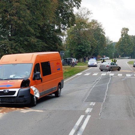 Groźny wypadek w Kołakach na DK 61. Ranne dwie osoby