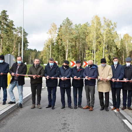 Najdłuższy odcinek drogi przebudowanej przez powiat oficjalnie oddany do użytku [ZDJĘCIA]