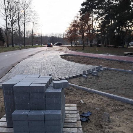 Wymiana chodnika i budowa ścieżki rowerowej przy ulicy Poznańskiej [ZDJĘCIA]