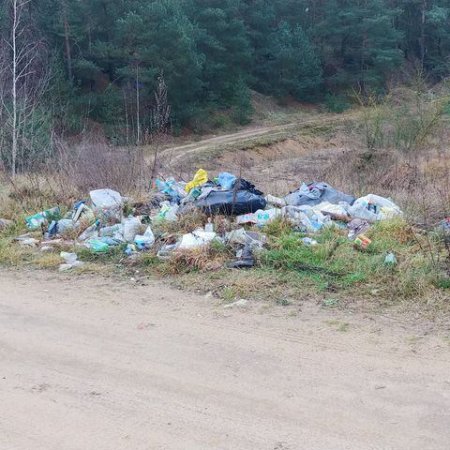 Żwirownia w Grodzisku jak wysypisko śmieci. Kary nie odstraszają "śmieciarzy"