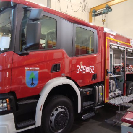 Strażacy ochotnicy z Myszyńca mają nowy wóz ratowniczo-gaśniczy [ZDJĘCIA]