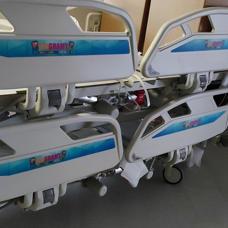 Ostrołęcki szpital dostał łóżka dla pacjentów covidowych od fundacji WOŚP [ZDJĘCIA]
