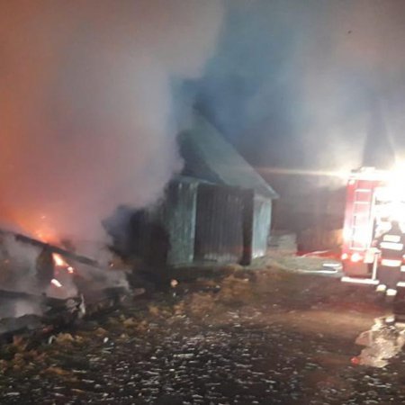 Pożar pod Makowem Mazowieckim. Z ogniem walczyło prawie 30 strażaków