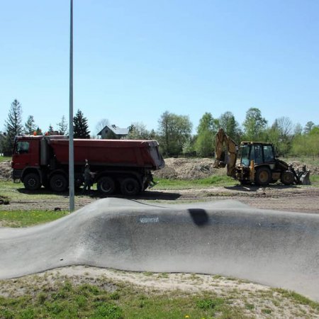 Pumptrack dla dzieci powstaje w Rzekuniu [ZDJĘCIA]