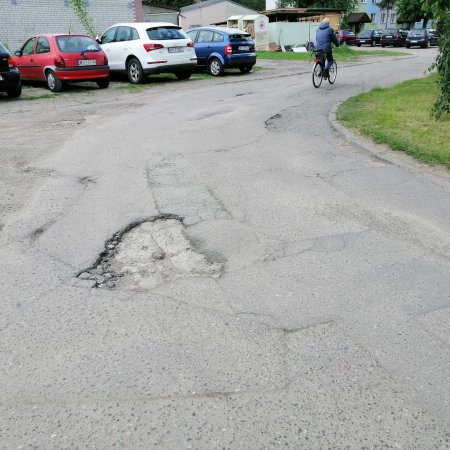 Kolejna petycja mieszkańców do prezydenta. Chodzi o remont ulicy Jezierskiego [ZDJĘCIA]