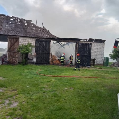 Pożar stodoły w Łęgu Przedmiejskim [ZDJĘCIA]