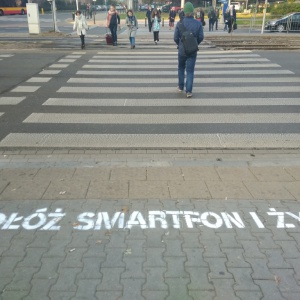 Odłóż smartfon i żyj. Ta akcja ma dotrzeć do Ostrołęki! "Podejmiemy działania" [WIDEO]