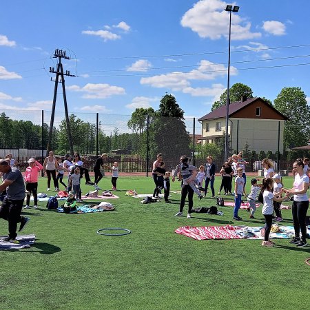 Dzień Dziecka w Obierwi. Rodzinnie i na sportowo [ZDJĘCIA]