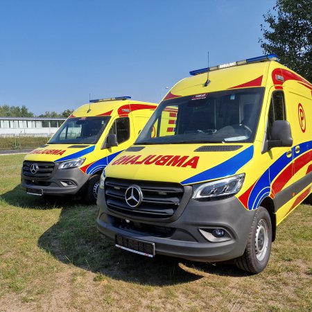 Dwa nowe ambulanse trafiły do Ostrołęki dzięki głosom oddanym na projekt Budżetu Obywatelskiego Mazowsza