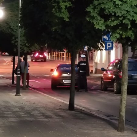 Luksusowe bmw zablokowało ruch na Kilińskiego. Potrzebna była pomoc policji