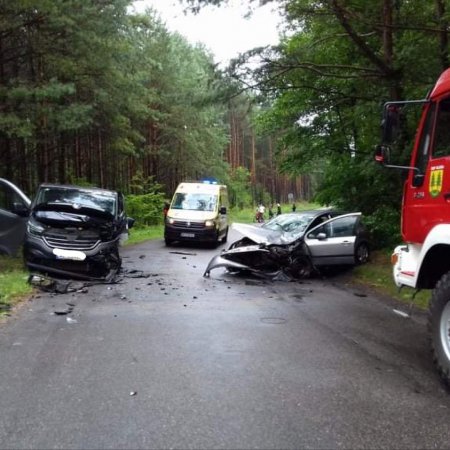 Groźny wypadek w Glebie. Zderzyły się dwa auta [ZDJĘCIA]