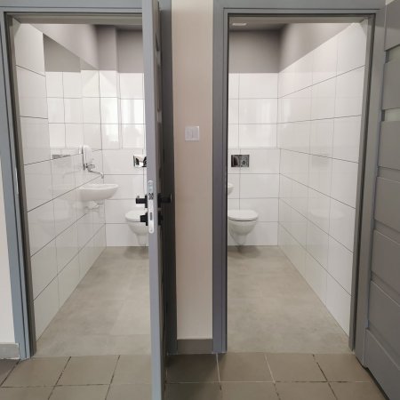 Toalety w budynku OSP w Dzbeninie po remoncie [ZDJĘCIA]