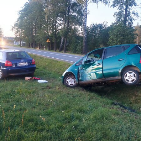 Wypadek w Antoniach. Poszkodowana została jedna osoba [ZDJĘCIA]