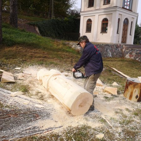 Plener rzeźbiarski w Kadzidle [ZDJĘCIA]