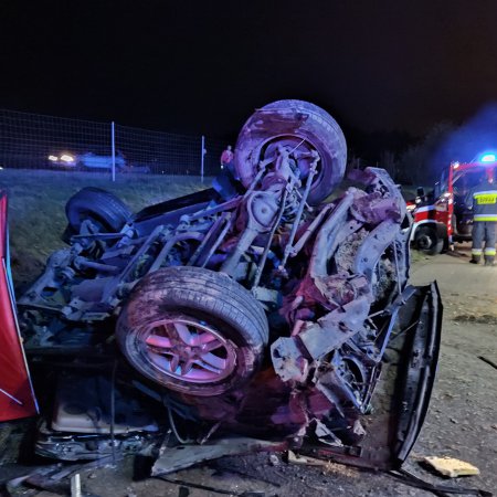 Makabryczny wypadek na lokalnej drodze. Nie żyje 30-letni Szwed [ZDJĘCIA]