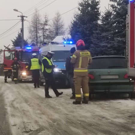 Kolizja po poślizgu osobówki w Tobolicach [ZDJĘCIA]