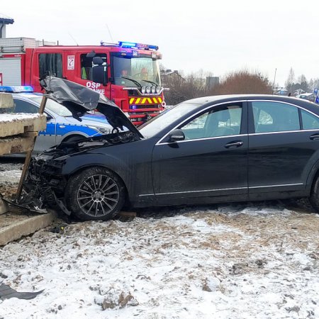 Wypadek na Goworowskiej przy przejeździe kolejowym [ZDJĘCIA]