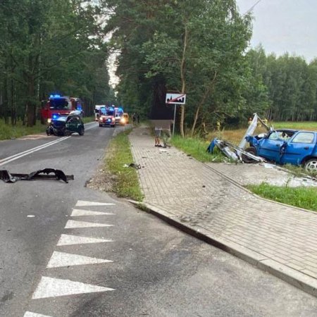 Poważny wypadek. Poszkodowane dwie osoby, w akcji ratunkowej śmigłowiec LPR