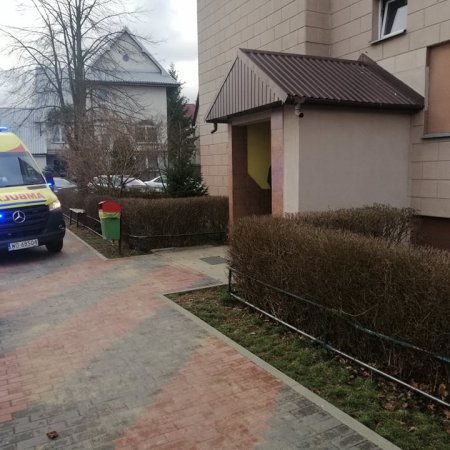 Tragedia w bloku przy Dobrzańskiego. Znaleziono zwłoki mężczyzny