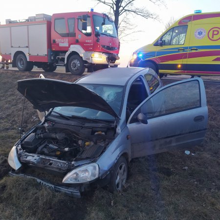 Wypadek na drodze wojewódzkiej. Poszkodowana jedna osoba 